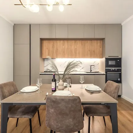 Luxurious Brand New Marina View
